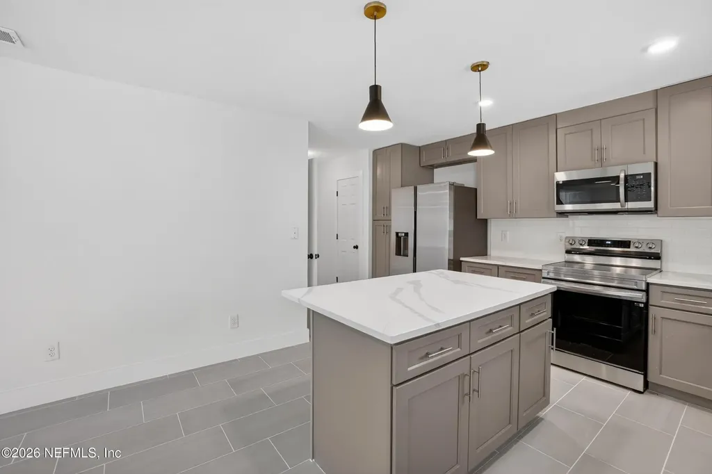 1124 Sunray Court Jacksonville FL 32218