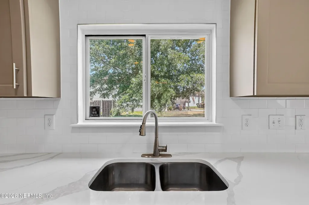 1124 Sunray Court Jacksonville FL 32218