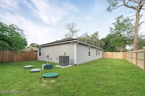 8704 7th Avenue Jacksonville FL 32208