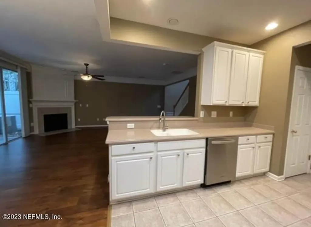 11043 E Castlemain Circle Jacksonville FL 32256
