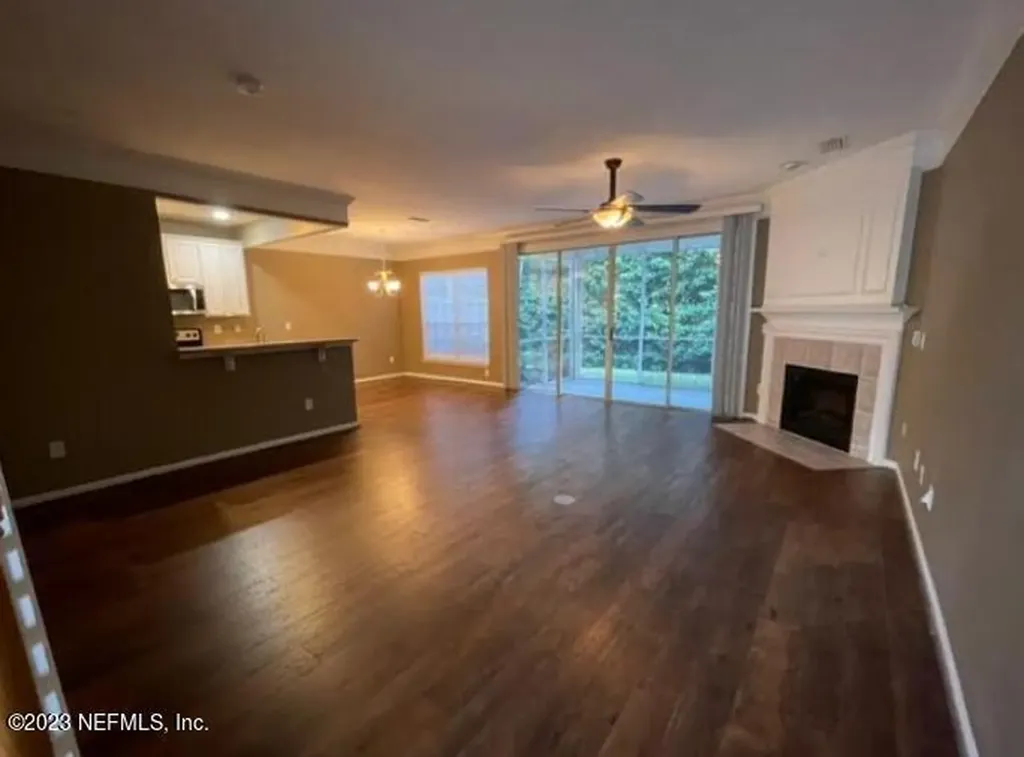 11043 E Castlemain Circle Jacksonville FL 32256