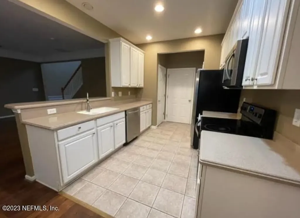 11043 E Castlemain Circle Jacksonville FL 32256