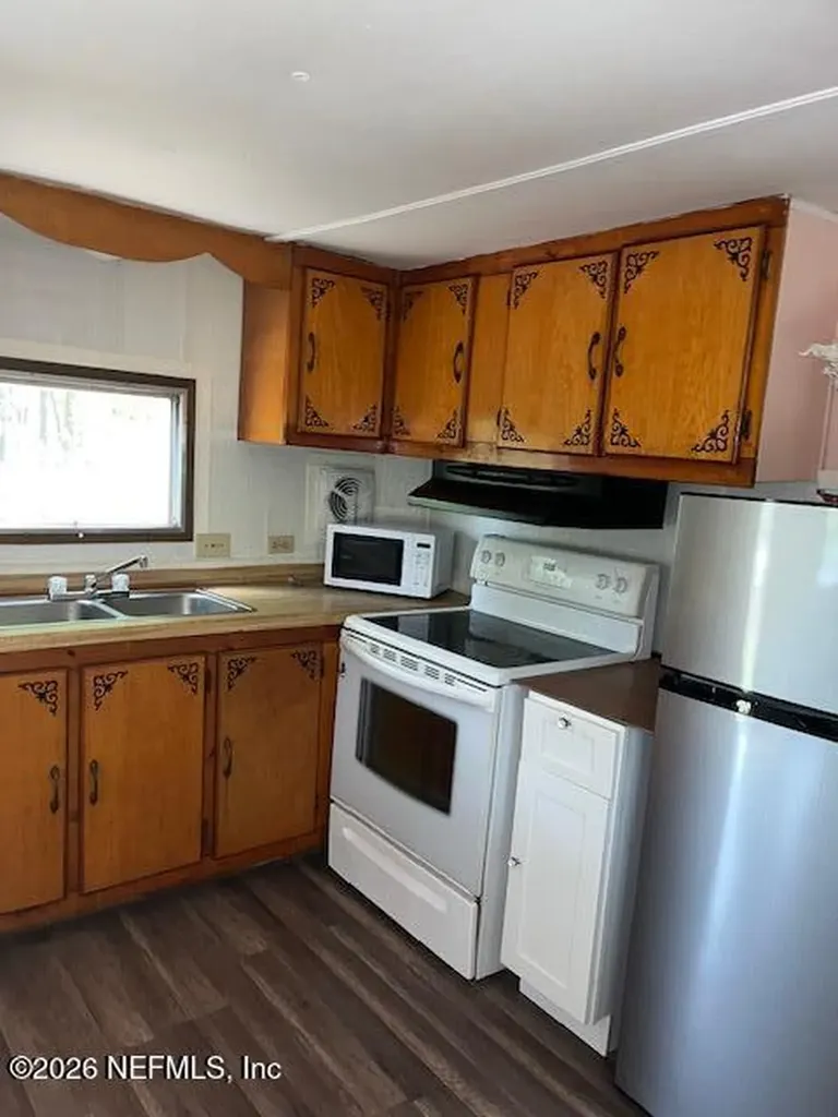 212 Dawn Avenue Interlachen FL 32148