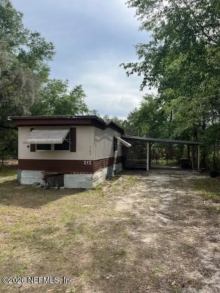 212 Dawn Avenue Interlachen FL 32148
