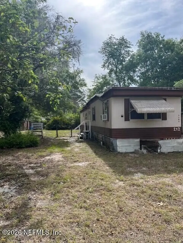212 Dawn Avenue Interlachen FL 32148