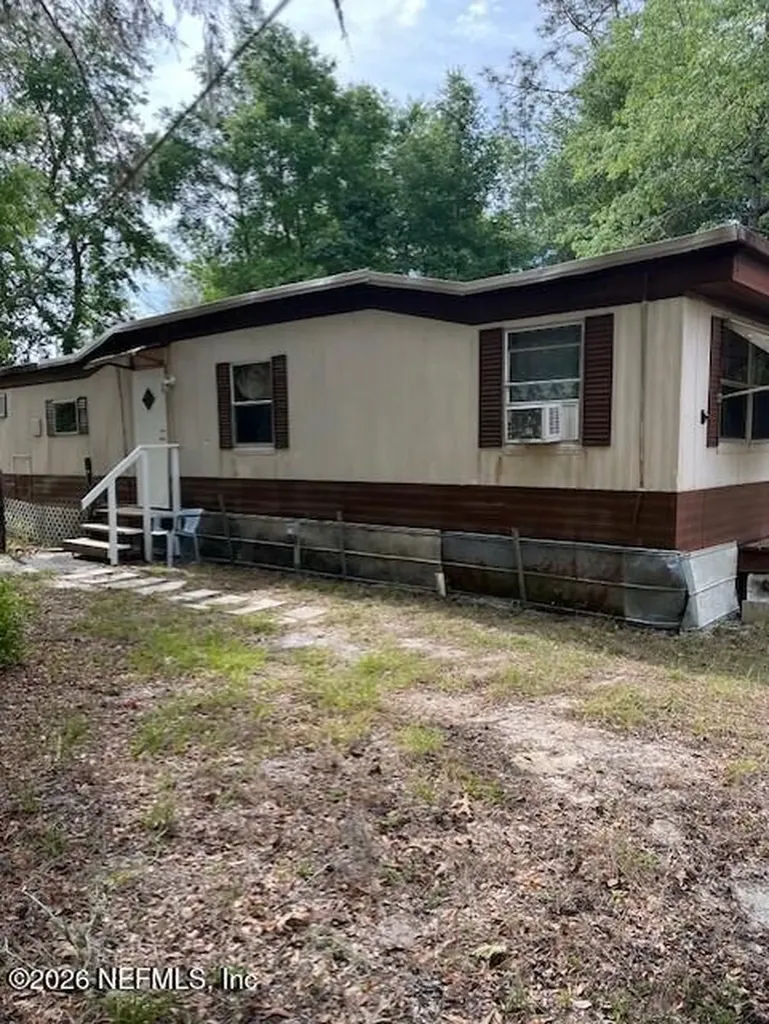 212 Dawn Avenue Interlachen FL 32148