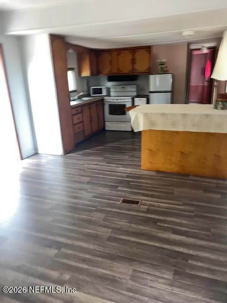 212 Dawn Avenue Interlachen FL 32148