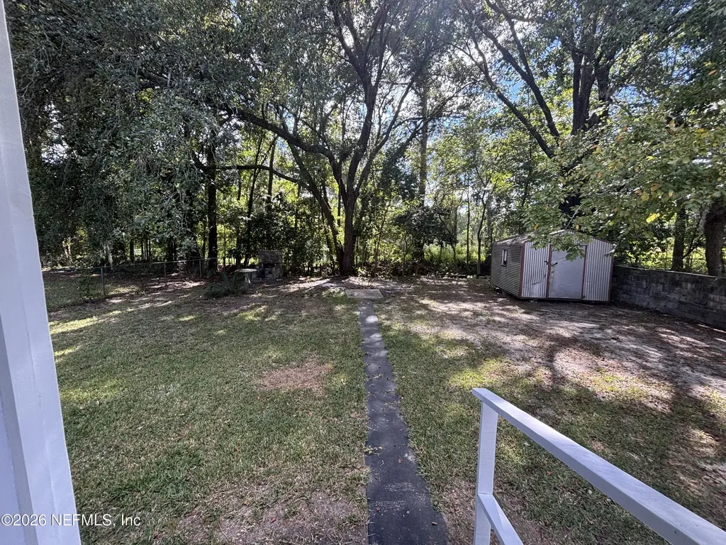 6244 Pettiford Drive W Jacksonville FL 32209