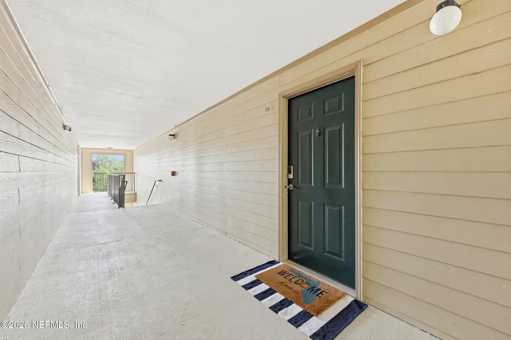 7800 Point Meadows Drive Jacksonville FL 32256