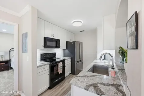 7800 Point Meadows Drive Jacksonville FL 32256
