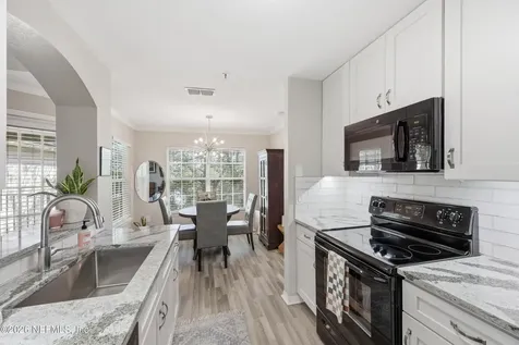 7800 Point Meadows Drive Jacksonville FL 32256