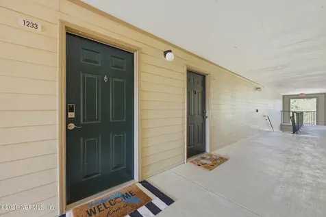 7800 Point Meadows Drive Jacksonville FL 32256