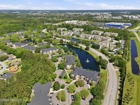 7800 Point Meadows Drive Jacksonville FL 32256