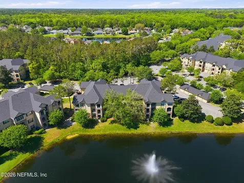 7800 Point Meadows Drive Jacksonville FL 32256
