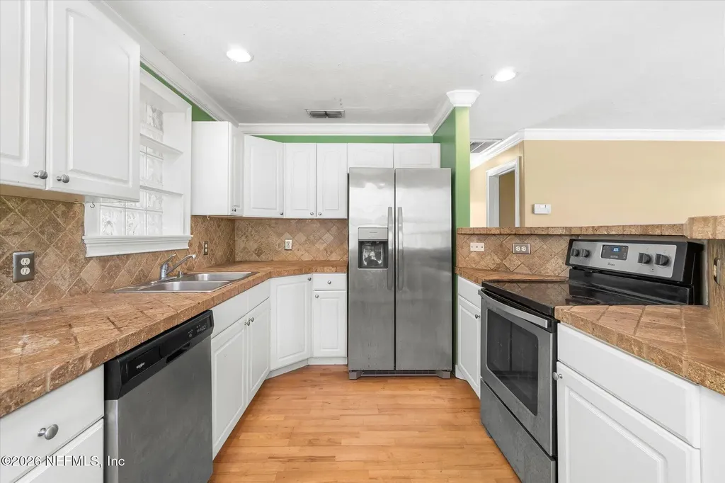 116 Oakland Avenue S San Mateo FL 32187