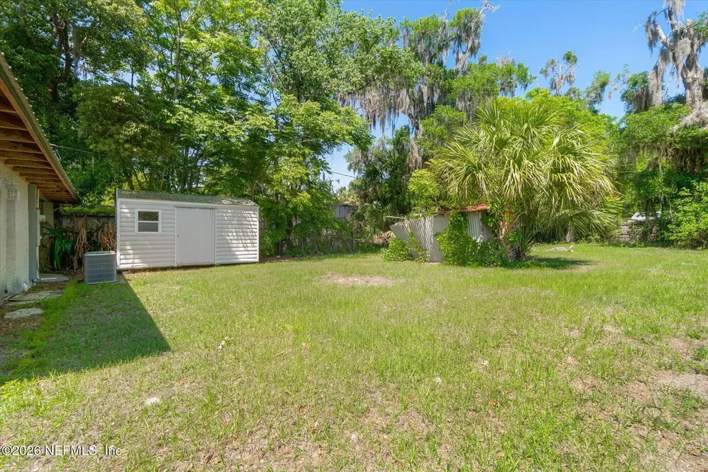 116 Oakland Avenue S San Mateo FL 32187