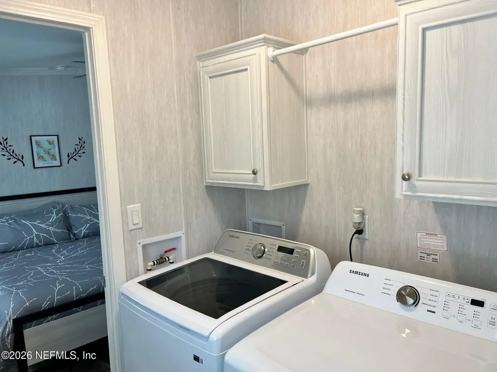 111 & 113 Wateroak Road Satsuma FL 32189