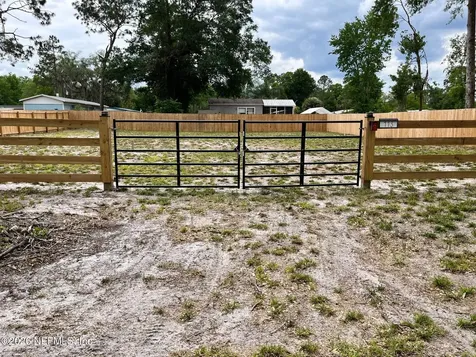 111 & 113 Wateroak Road Satsuma FL 32189
