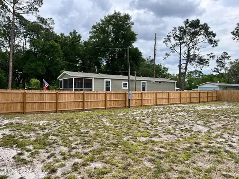 111 & 113 Wateroak Road Satsuma FL 32189