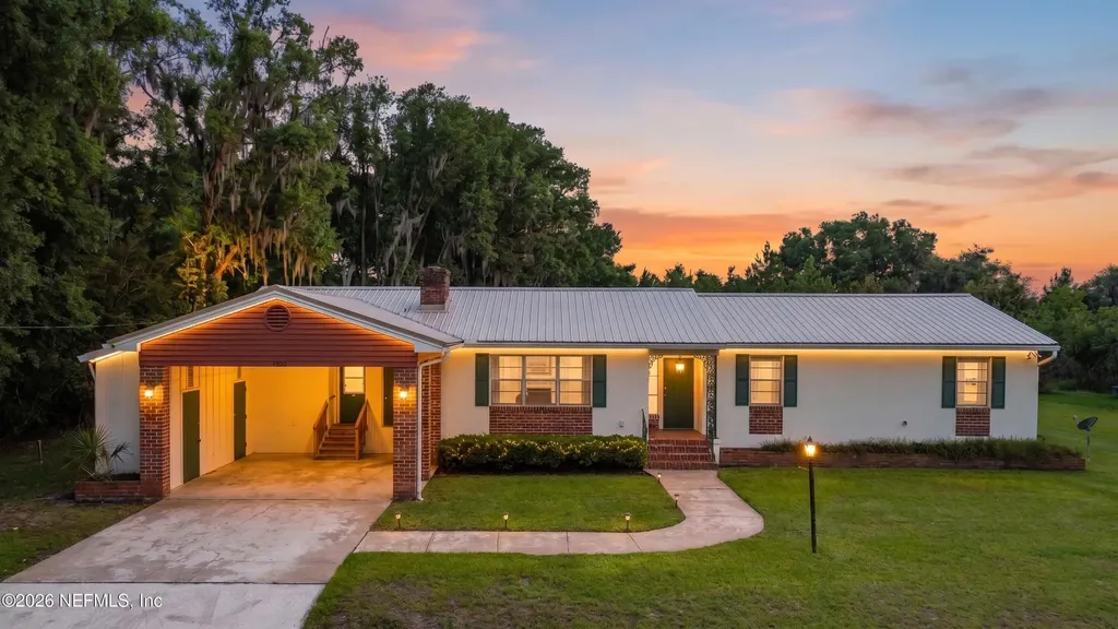 105 W Vivian Drive Hastings FL 32145