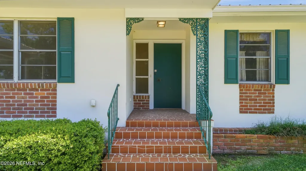 105 W Vivian Drive Hastings FL 32145