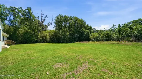105 W Vivian Drive Hastings FL 32145