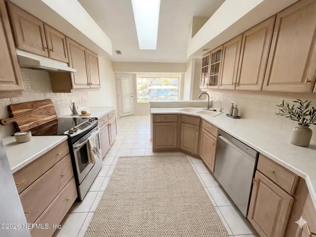 20 Clarendon Court N Palm Coast FL 32137
