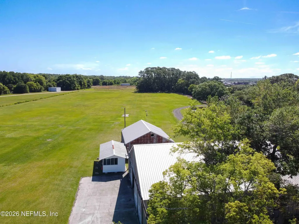 7001 W Jones Avenue Avenue Mount Dora FL 32757