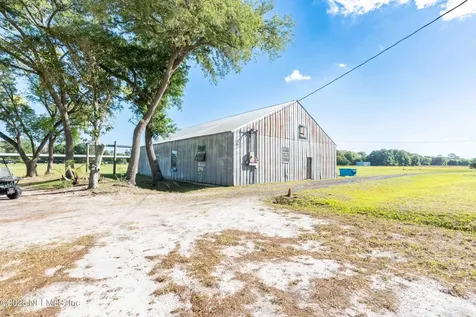 7001 W Jones Avenue Avenue Mount Dora FL 32757