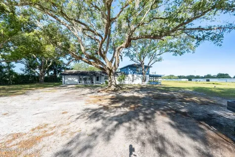 7001 W Jones Avenue Avenue Mount Dora FL 32757