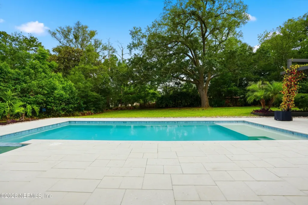 8228 Hollyridge Road Jacksonville FL 32256