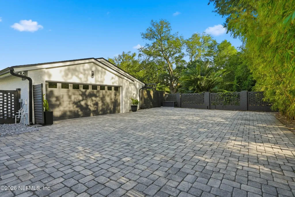 8228 Hollyridge Road Jacksonville FL 32256