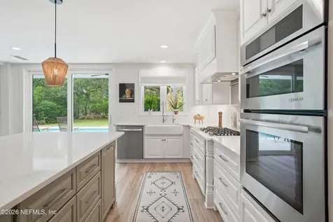 8228 Hollyridge Road Jacksonville FL 32256
