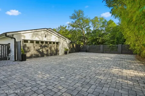 8228 Hollyridge Road Jacksonville FL 32256