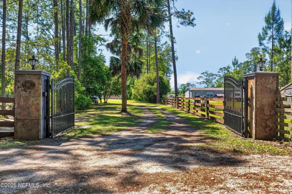 163 Sunny Lane Pomona Park FL 32181