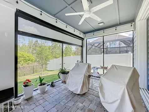 426 Hawthorn Park Circle Yulee FL 32097