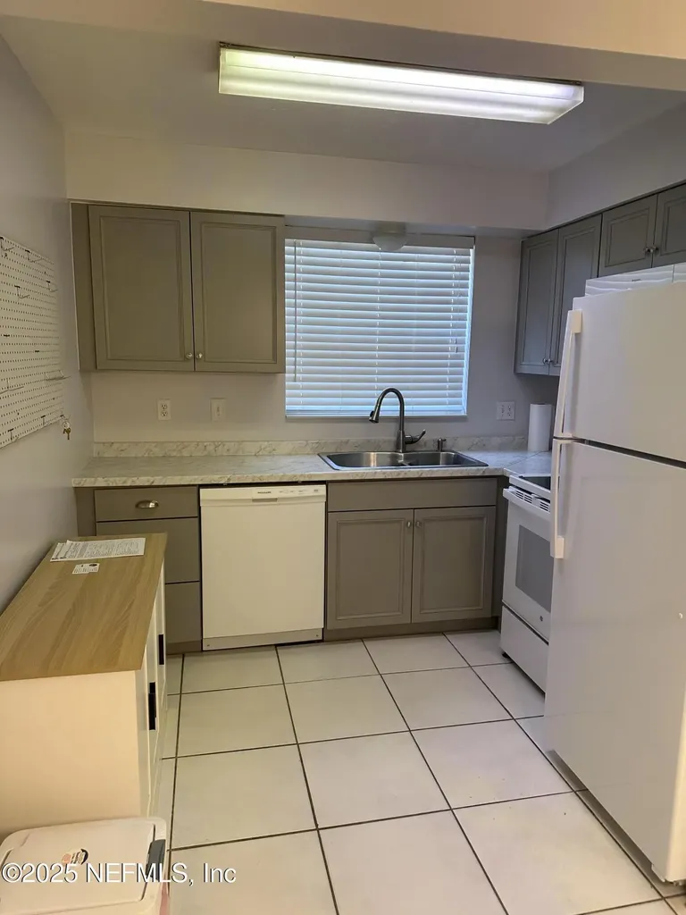 5201 Atlantic Boulevard Jacksonville FL 32207