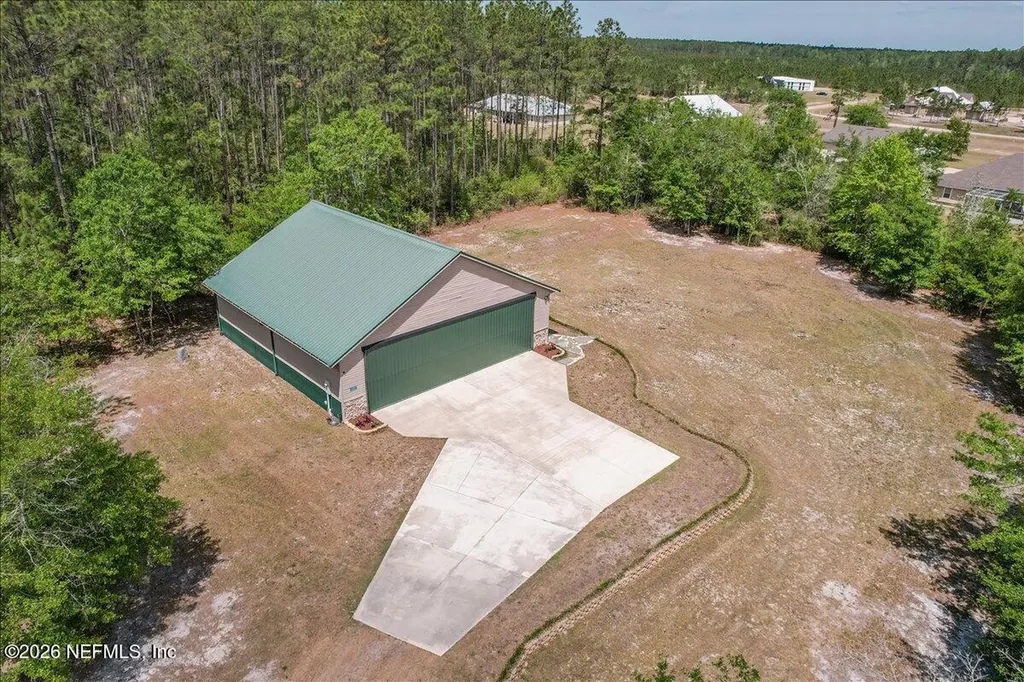 11111 Apache Lane Glen St. Mary FL 32040