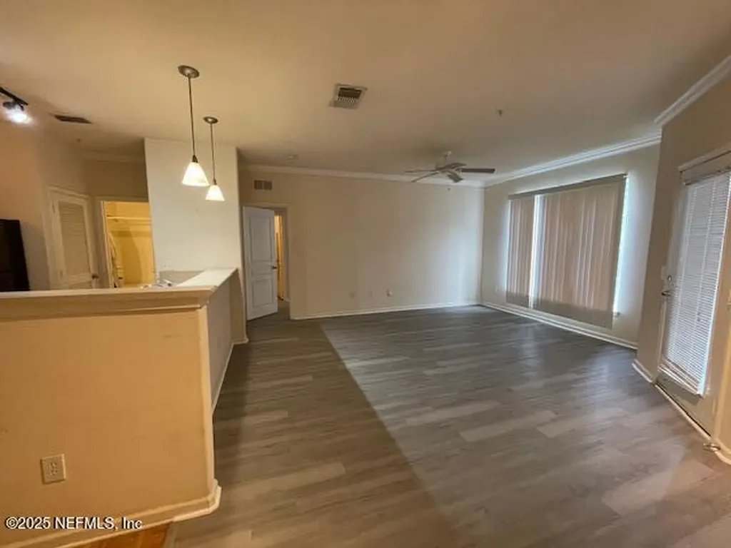 8290 Gate Parkway W Jacksonville FL 32216