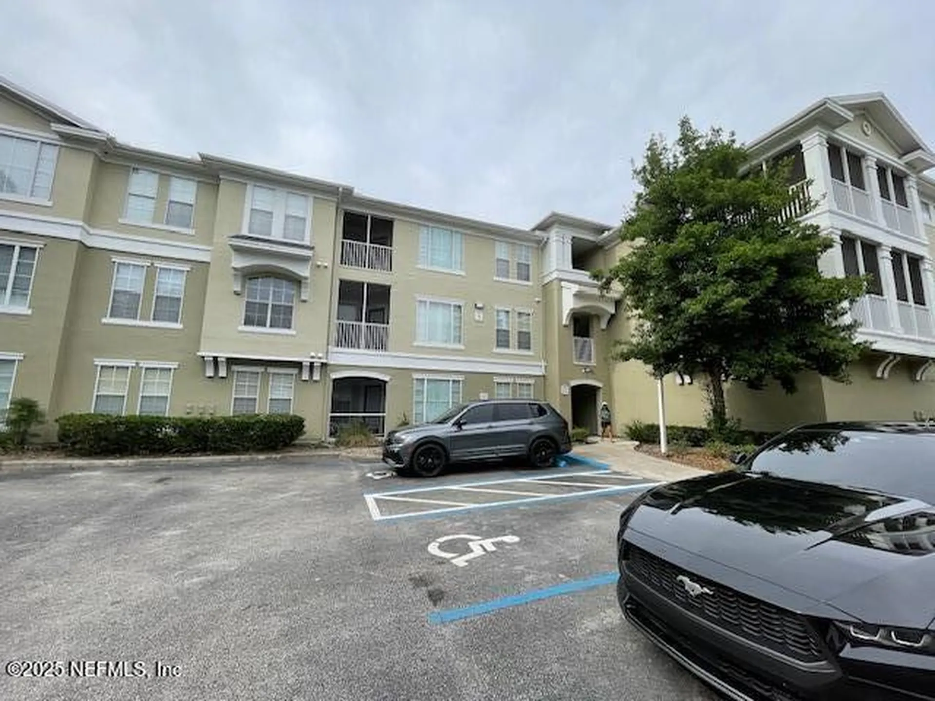 8290 Gate Parkway W Jacksonville FL 32216