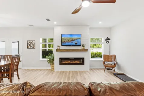 124 Meadow Creek Drive St. Johns FL 32259