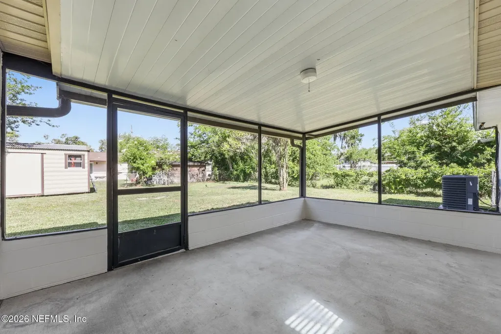 2904 E Loran Drive Jacksonville FL 32216