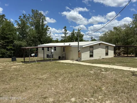 636 Union Avenue Interlachen FL 32148