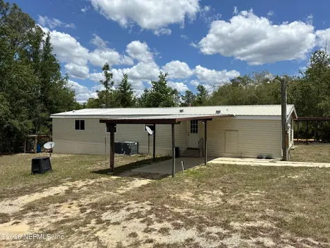 636 Union Avenue Interlachen FL 32148
