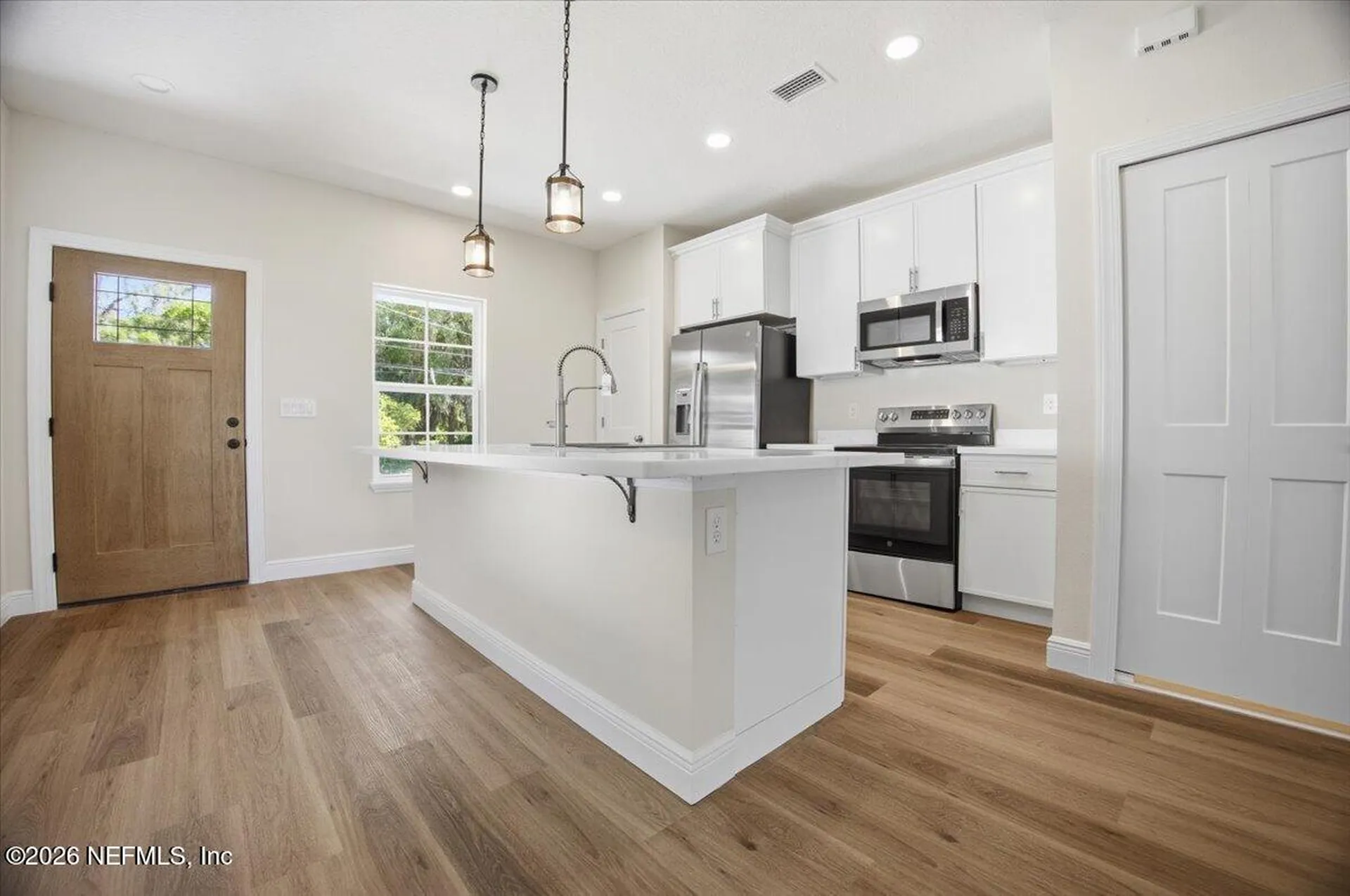 206 W Fox Street Hastings FL 32145