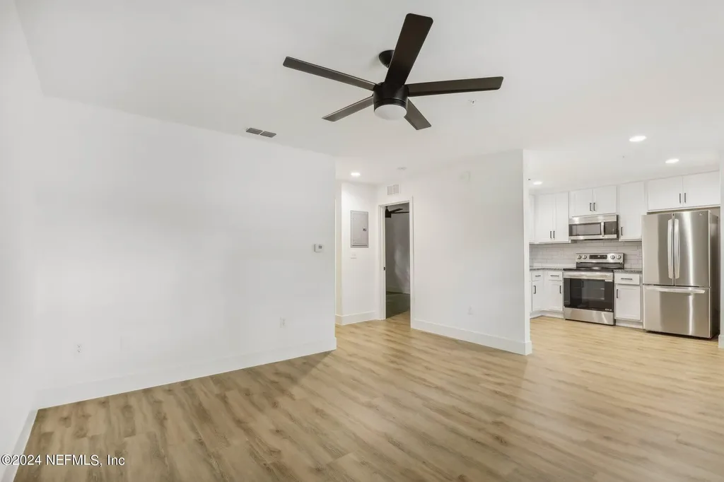 1924 Danese Court Jacksonville FL 32207