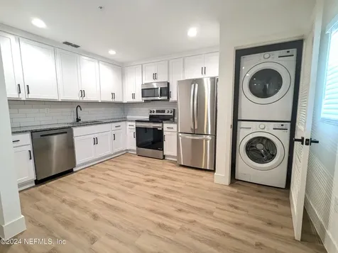 1924 Danese Court Jacksonville FL 32207