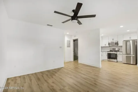 1924 Danese Court Jacksonville FL 32207