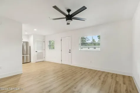 1924 Danese Court Jacksonville FL 32207