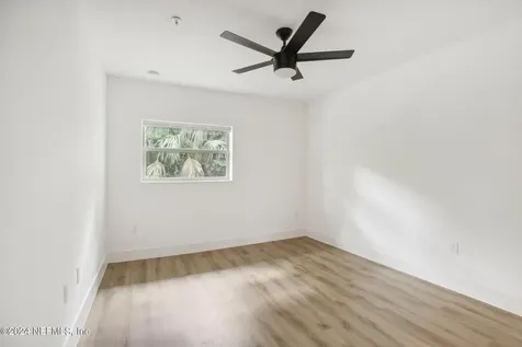 1924 Danese Court Jacksonville FL 32207